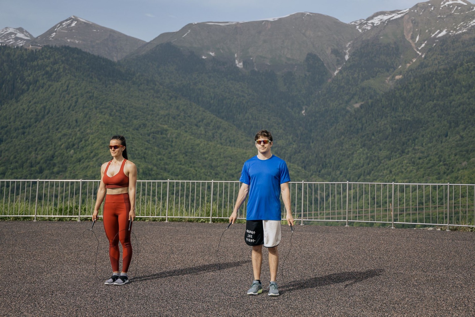 Trening funkcjonalny w domu — ćwiczenia dla lepszej codziennej sprawności — Jakie są najlepsze ćwiczenia funkcjonalne be Trening funkcjonalny w domu — ćwiczenia dla lepszej codziennej sprawności — Jakie są najlepsze ćwiczenia funkcjonalne be
