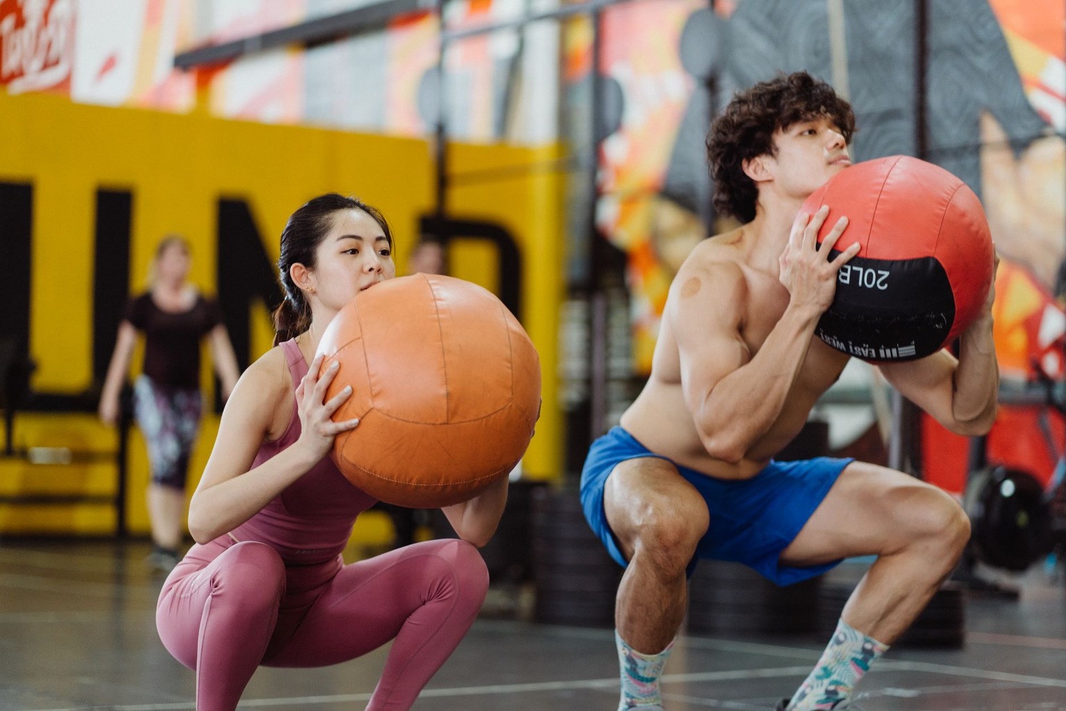 Trening z piłką gimnastyczną — Błędy, których należy unikać podczas treningu z piłką gimnastyczną Trening z piłką gimnastyczną — Błędy, których należy unikać podczas treningu z piłką gimnastyczną